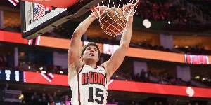 博鱼APP-继续努力！谢泼德5记三分贡献15分 惠特摩尔6中4拿到11分