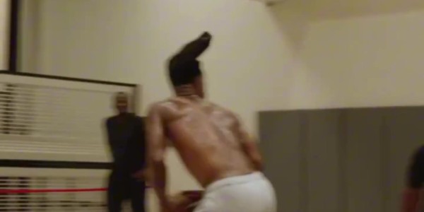 博鱼APP-默契十足！掩护切入&amp;amp;交叉跑位&amp;amp;急停中距离 追梦与JB休赛期特训