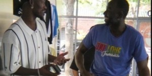 欢迎来到我的主场！巴特勒尽情招待追梦 打牌聊天不亦乐乎